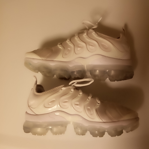 Pre-Owned 2018 Nike VaporMax Plus Platinum Sz.7.5 (UNISEX) - Picture 4 of 9